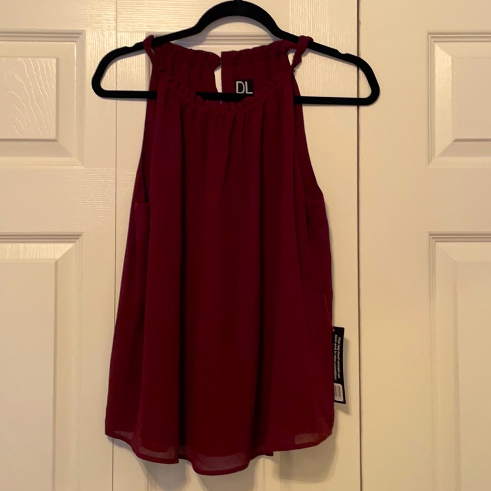 Daily Look Top Size M NWT